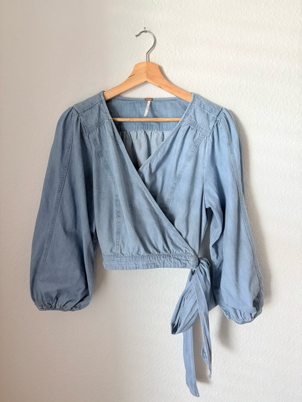 Free People Sophie Light Denim Balloon Sleeve Wrap Top Size Medium